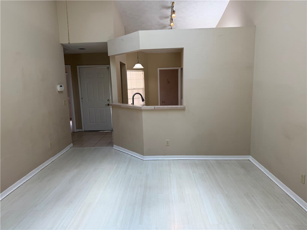 1927 Sixty Oaks Lane – photo 3