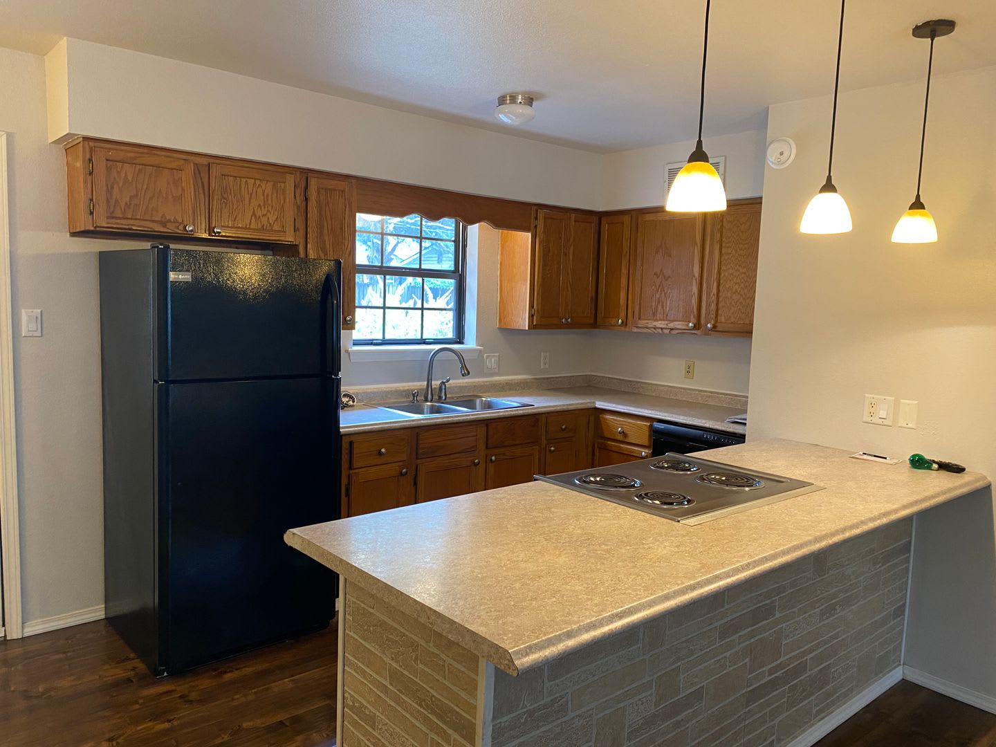 Come take a look at this nice 3 bedroom 1 1/2-bathroom home – photo 5