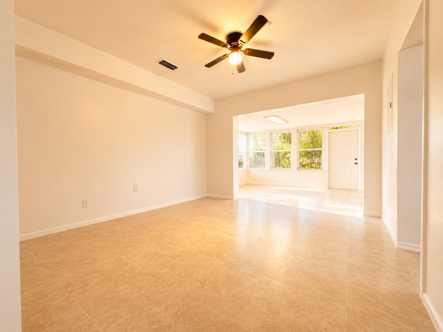 Gorgeous house FOR RENT – photo 3