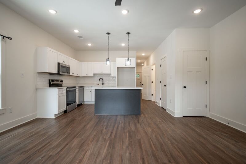 382 N Chase St – photo 5