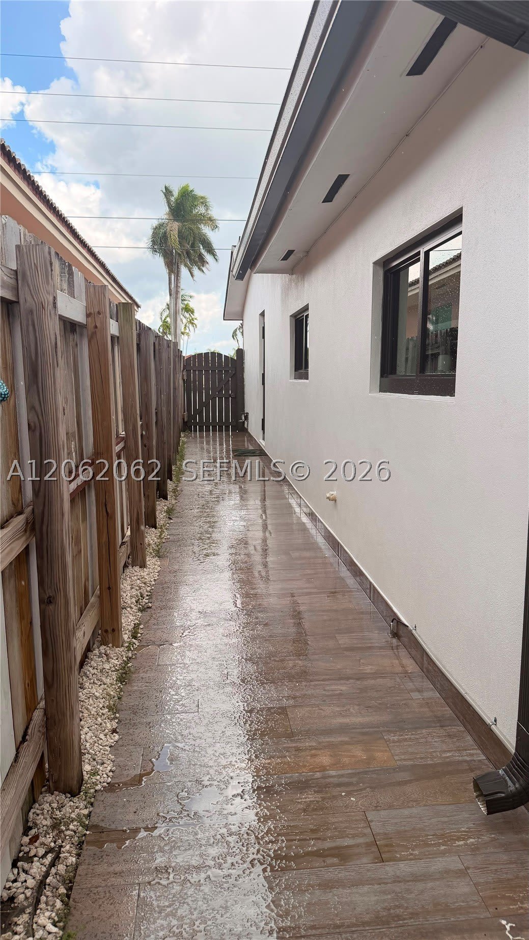 10370 Sw 24Th St – photo 2