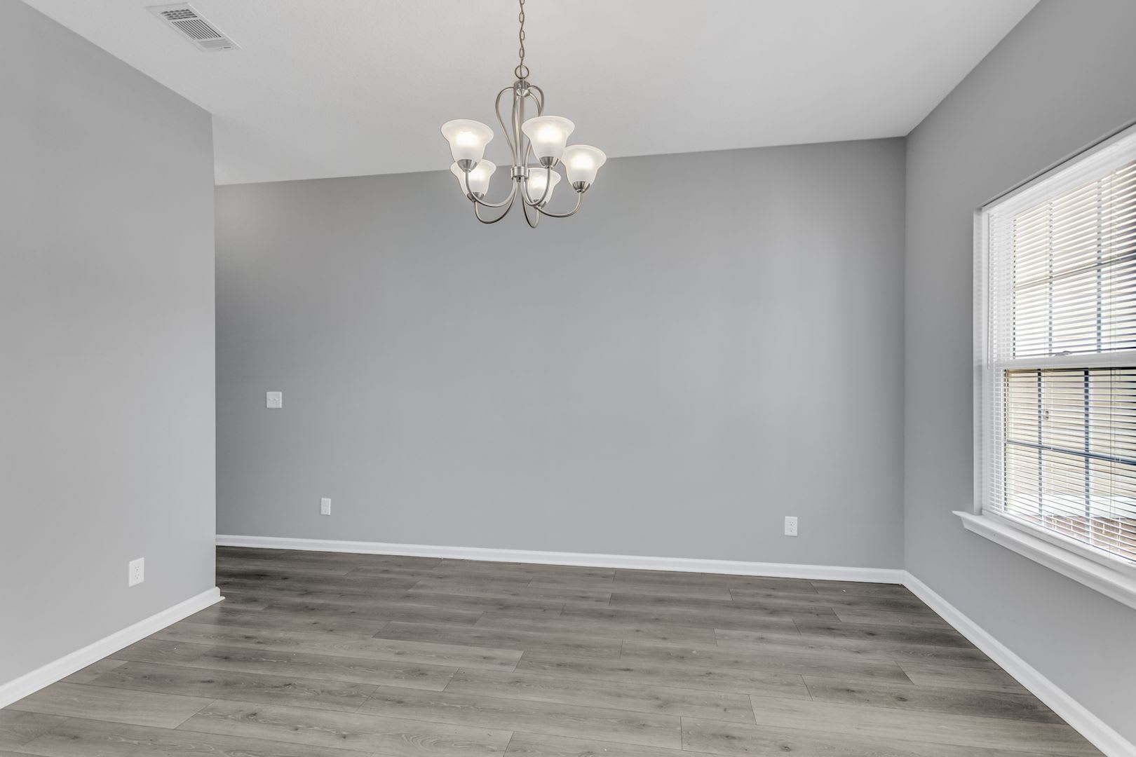4 bedroom 2.5 home located Huntington neighborhood close to Ft. Stewart – photo 5