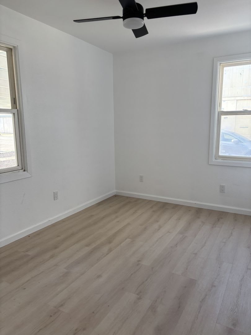 Available Now! Charming One Bedroom, One Bath House – photo 5