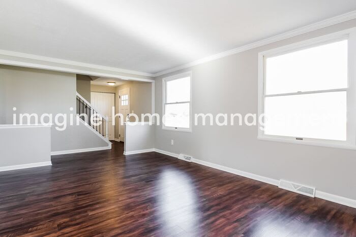 1960 Stoney Hill Drive – photo 3
