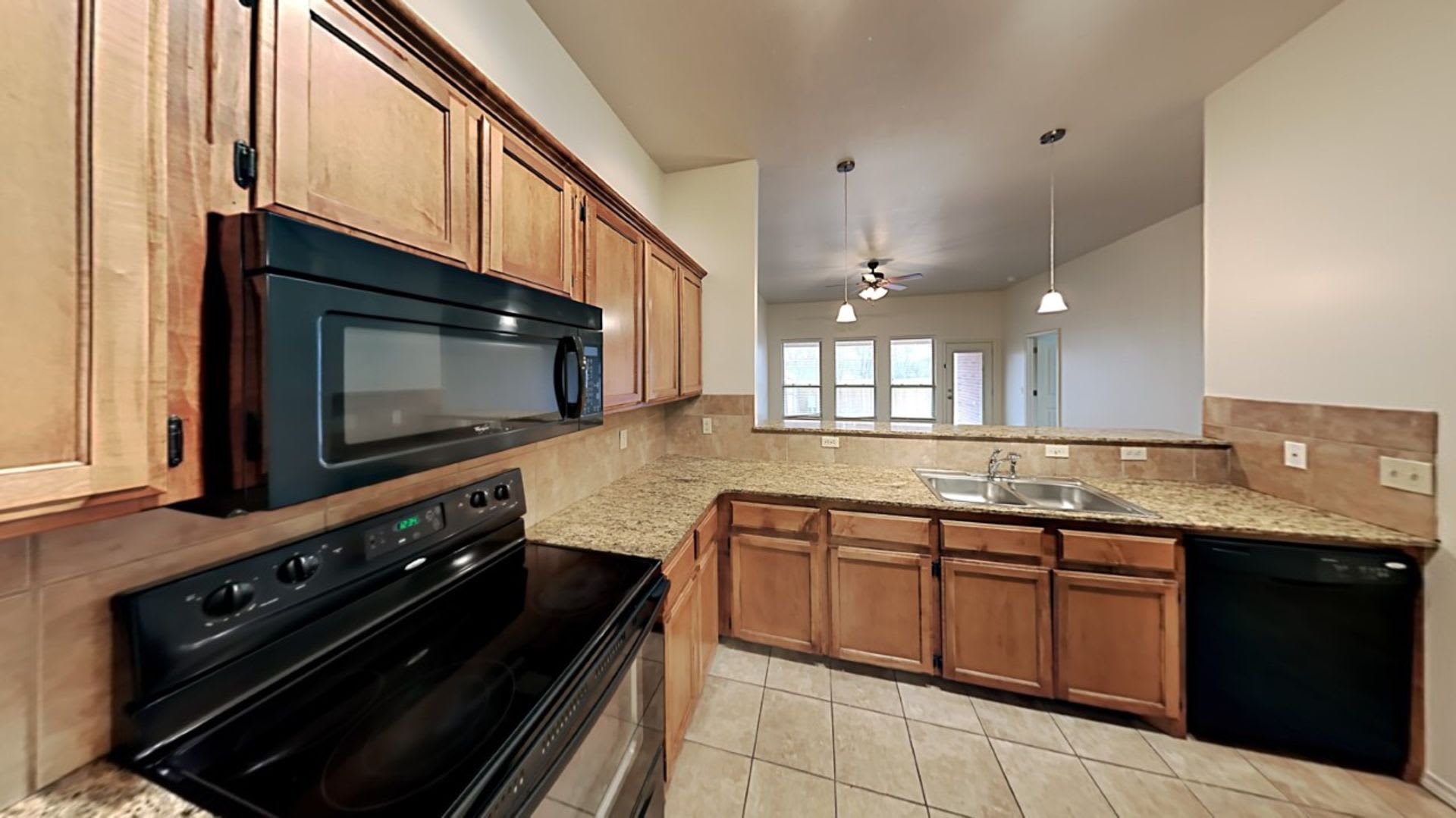 Very Nice 3 Bedroom 2 Bathroom Duplex In The Yukon School District – photo 5