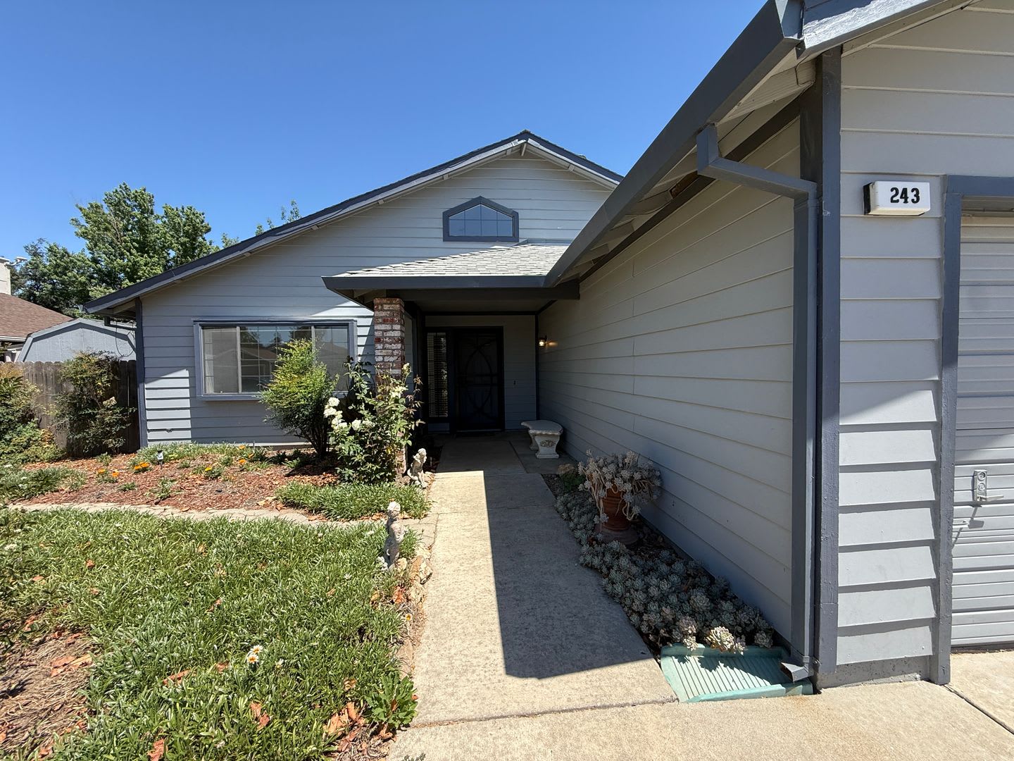 Beautiful home located on a cul-de-sac! – photo 2