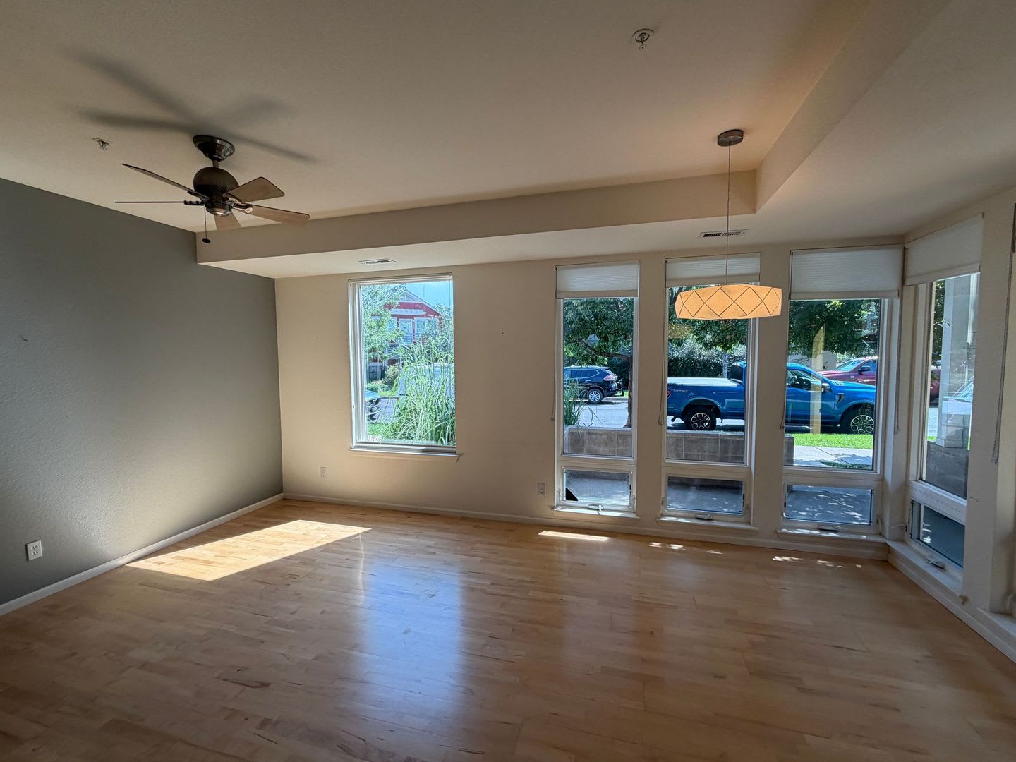 ***1,000 Off 1st Month rent if Lease signed by 9/1*** Light filled 3BD/3BA townhome – photo 2