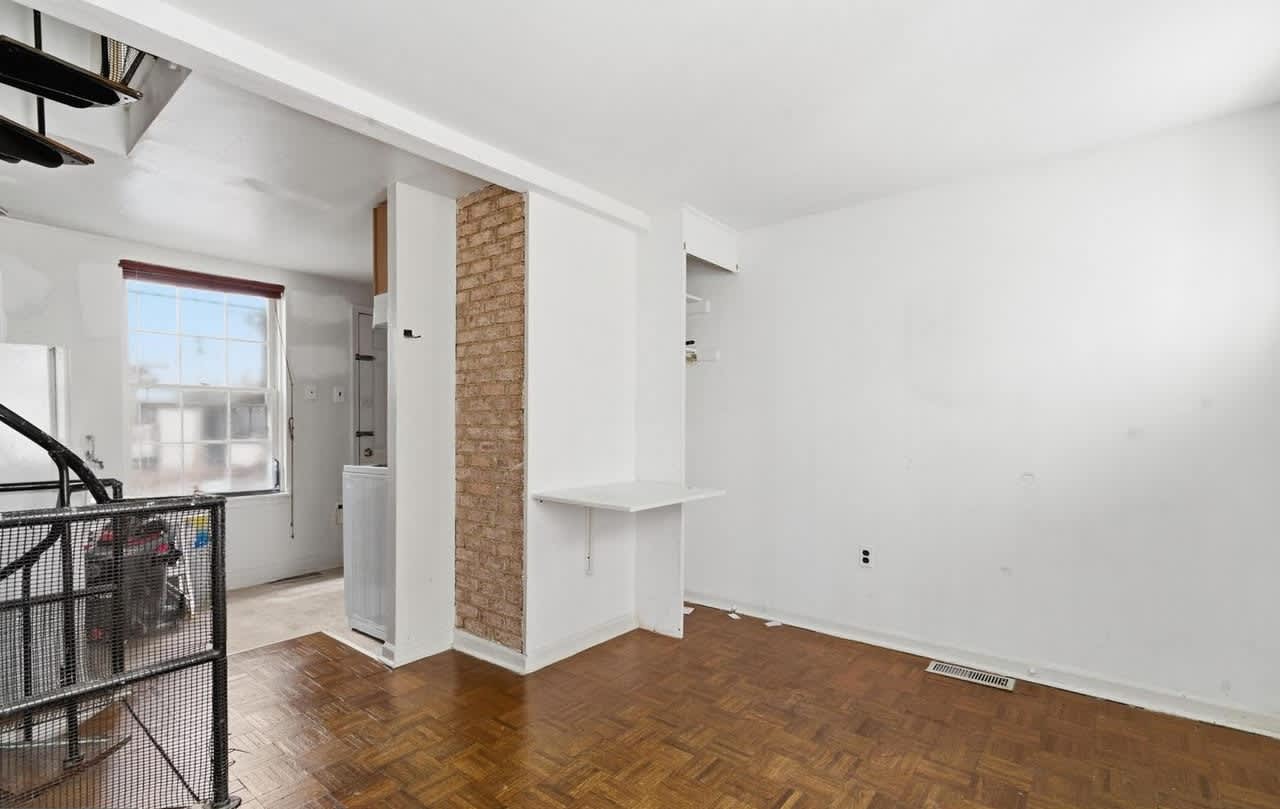 1625 Addison St – photo 3