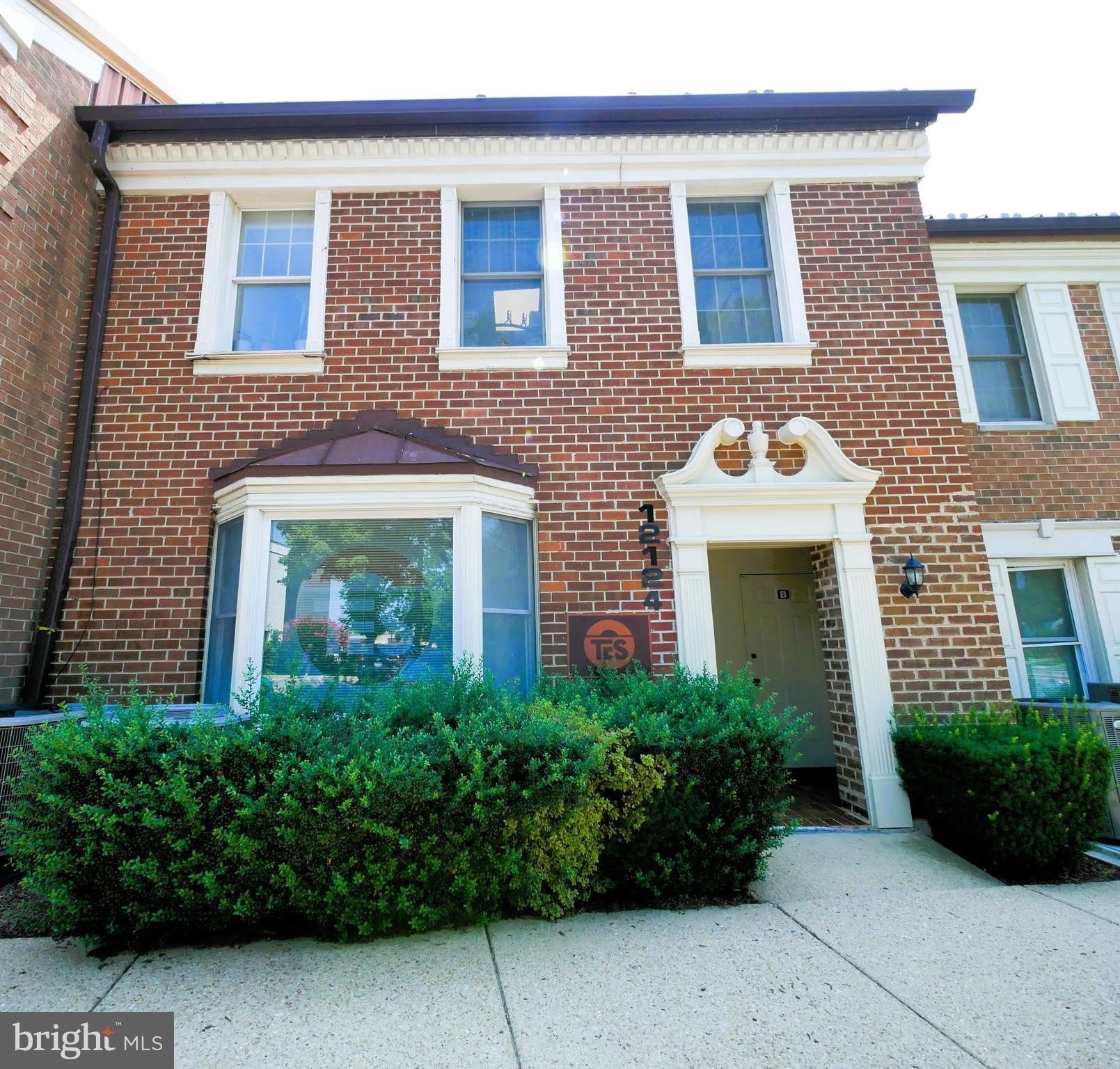 12124 HERITAGE PARK Circle – photo 1