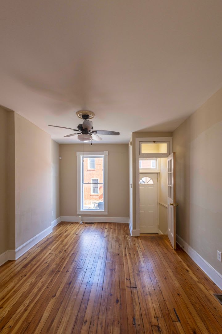 Charming 2BD/1BA Townhome in Patterson Park, MD! – photo 4