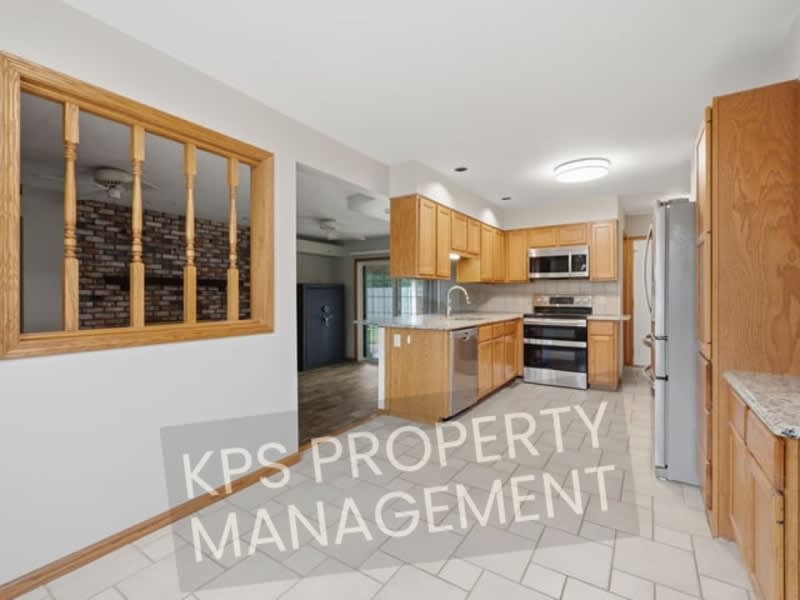 1915 Cypress Lane – photo 5