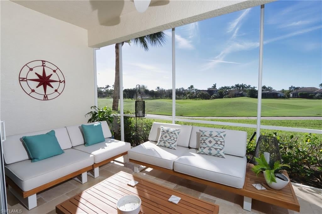 5963 Trophy Dr – photo 2
