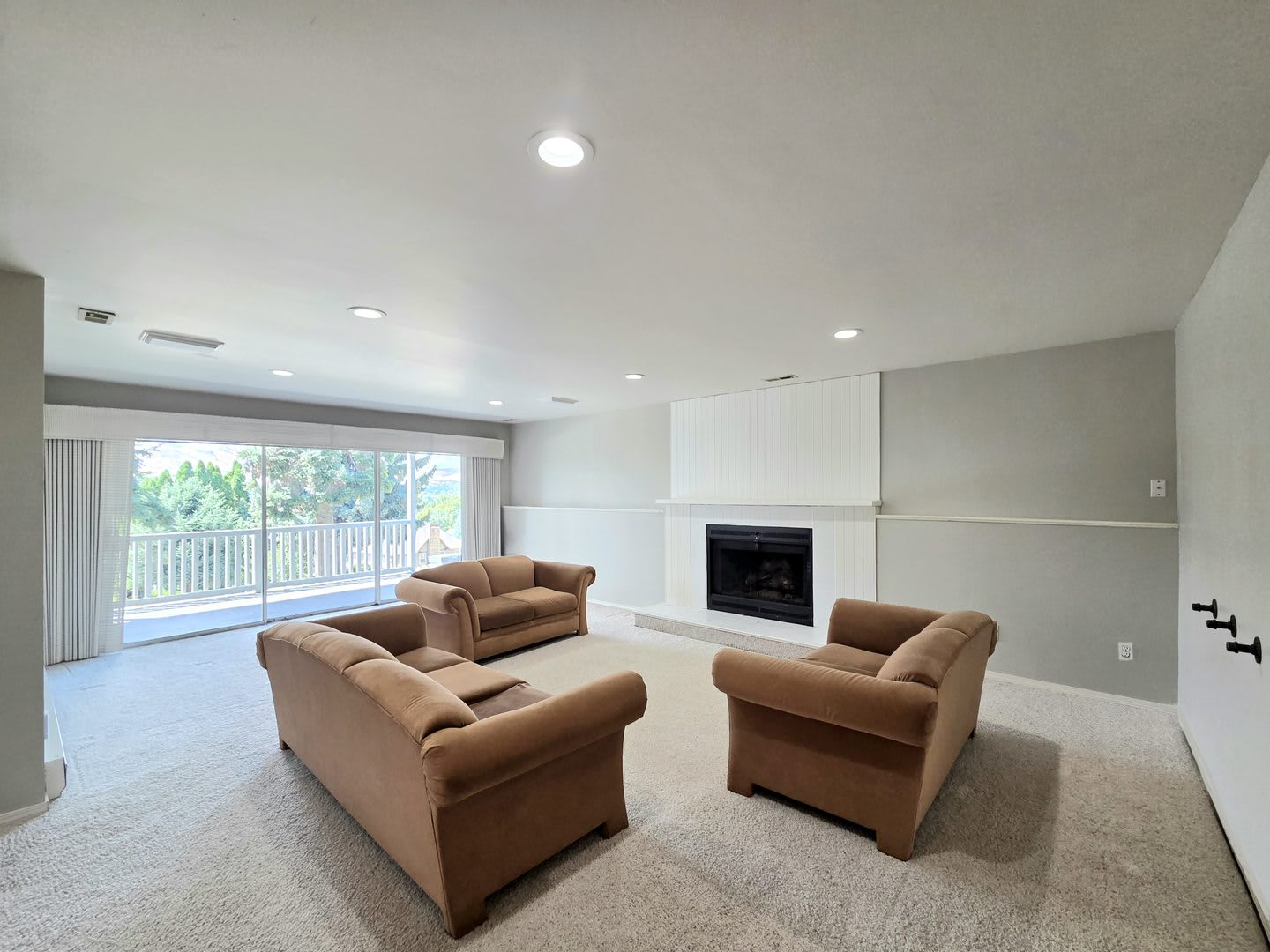 Extra Large 4-Bed, 2.5-Bath for Rent in East Wenatchee SD! – photo 4