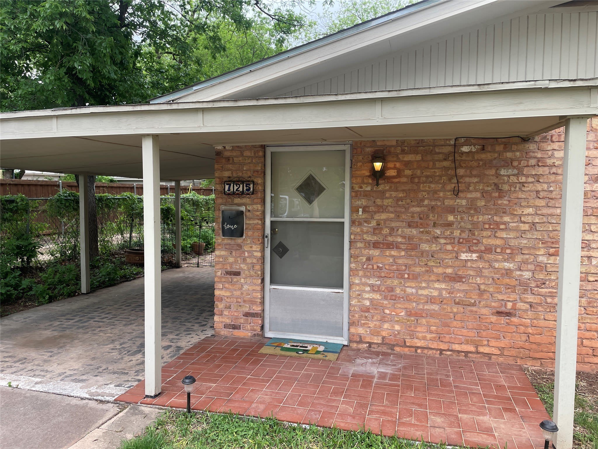 725 ELMWOOD Drive – photo 1