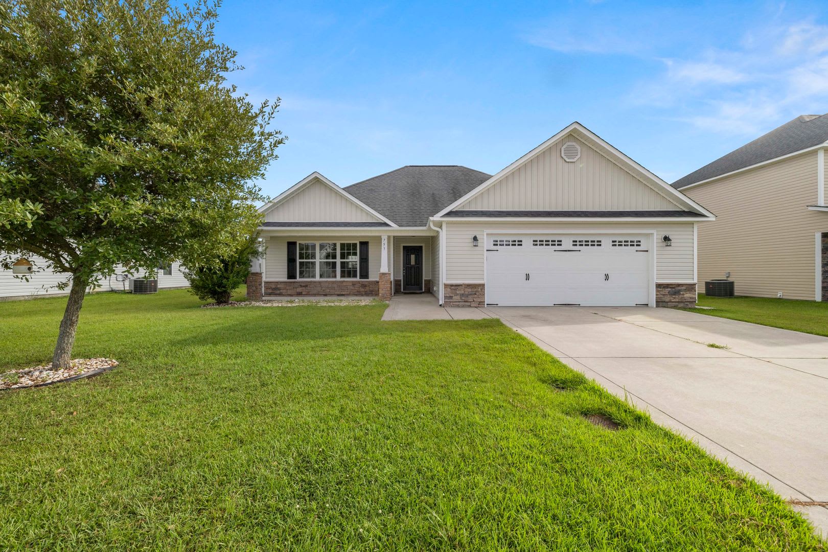 Charming 3-Bedroom Home in Carolina Plantations! – photo 2