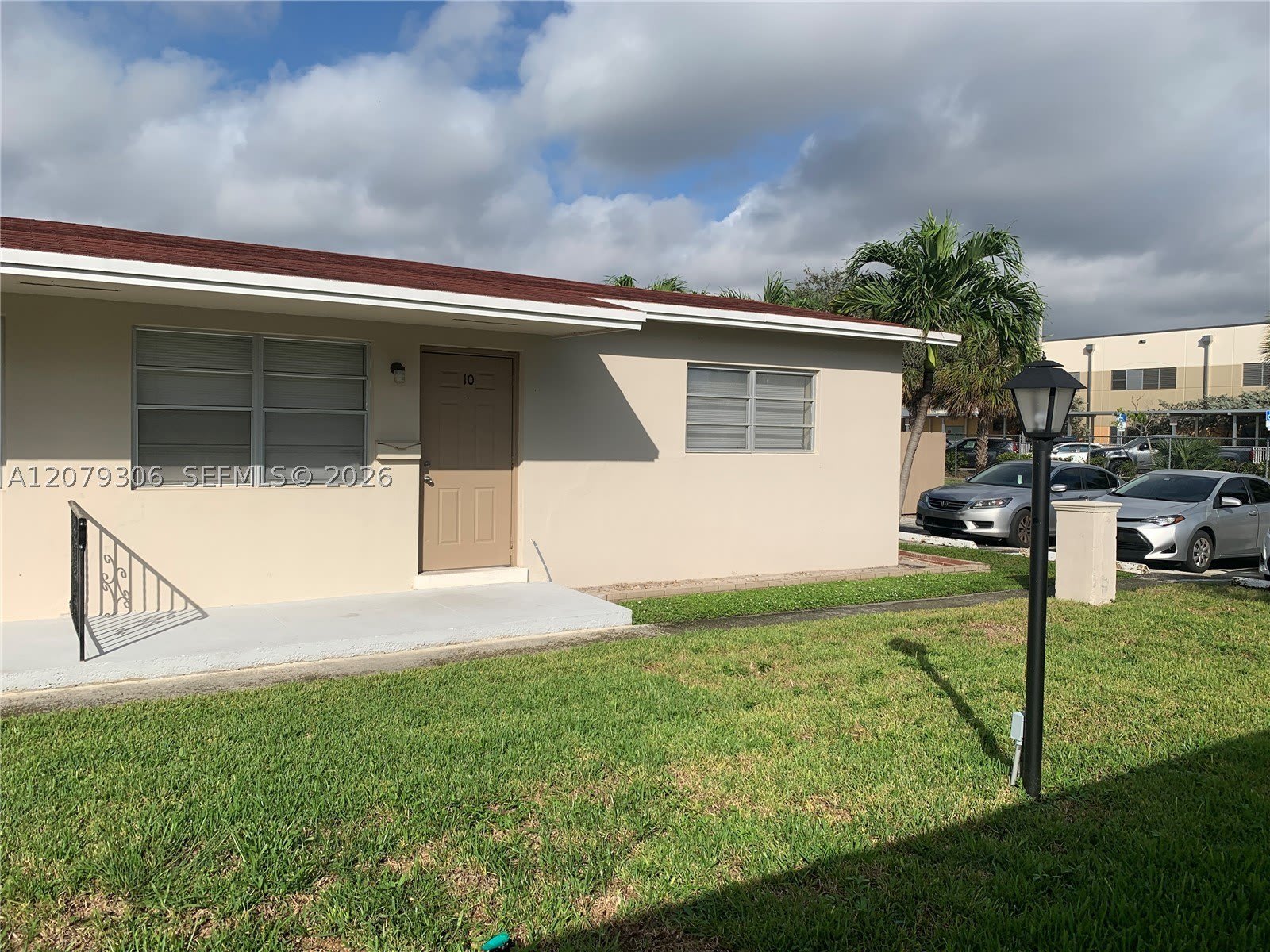 2220 Pierce St – photo 2