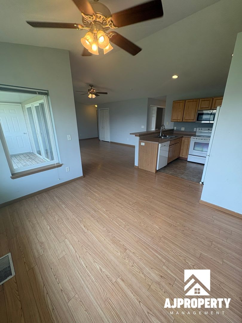 7107 W. 56th St. Sioux Falls, SD 57106 – photo 3