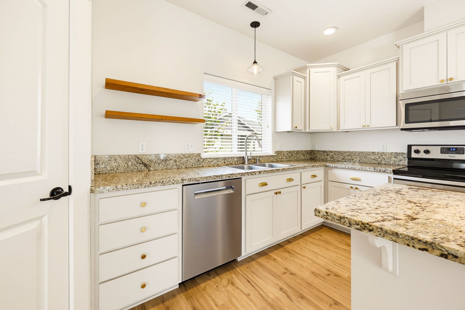 Newer 3 Bedroom 2 Bathroom Home in a Nice Neighborhood – photo 5