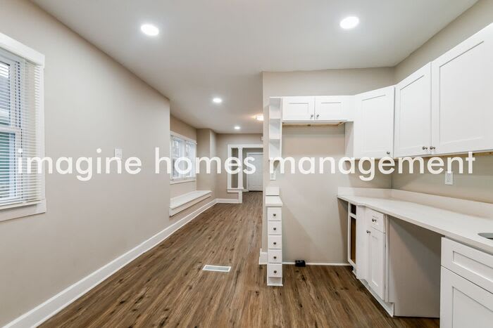 915 North Gray Street – photo 5