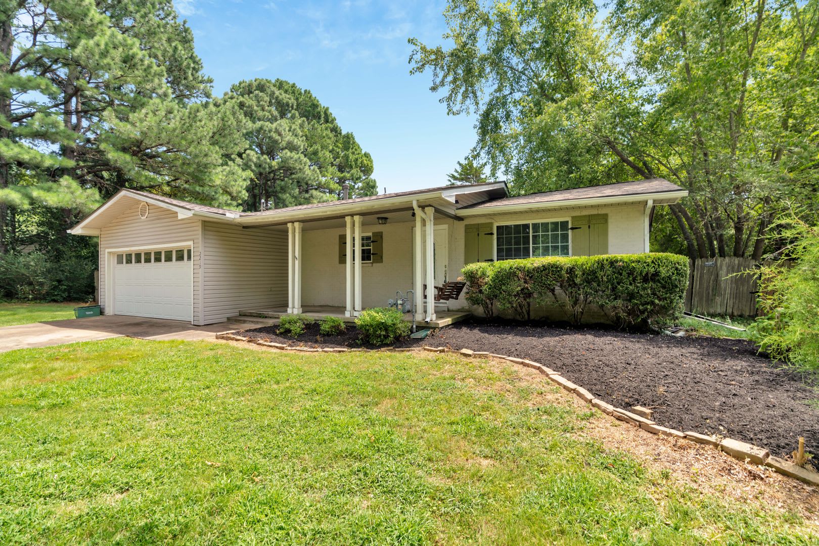 Cute 4 Bedroom 2 Bath home close to campus! – photo 3