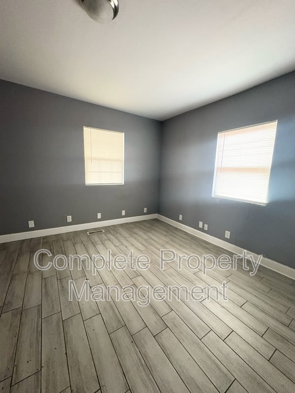 1402 Avenue East (New) – photo 5