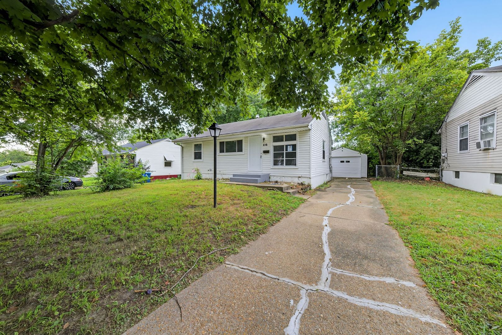 Section 8 Welcome 416 Crawford Rd – photo 2