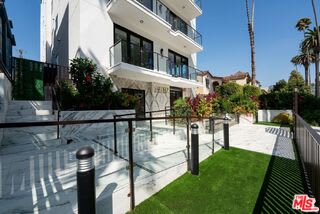 137 North Doheny Drive – photo 3