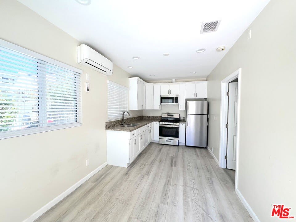 1830 S Gramercy Pl – photo 2