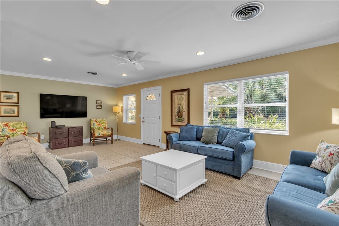 2367 Seville Avenue – photo 2