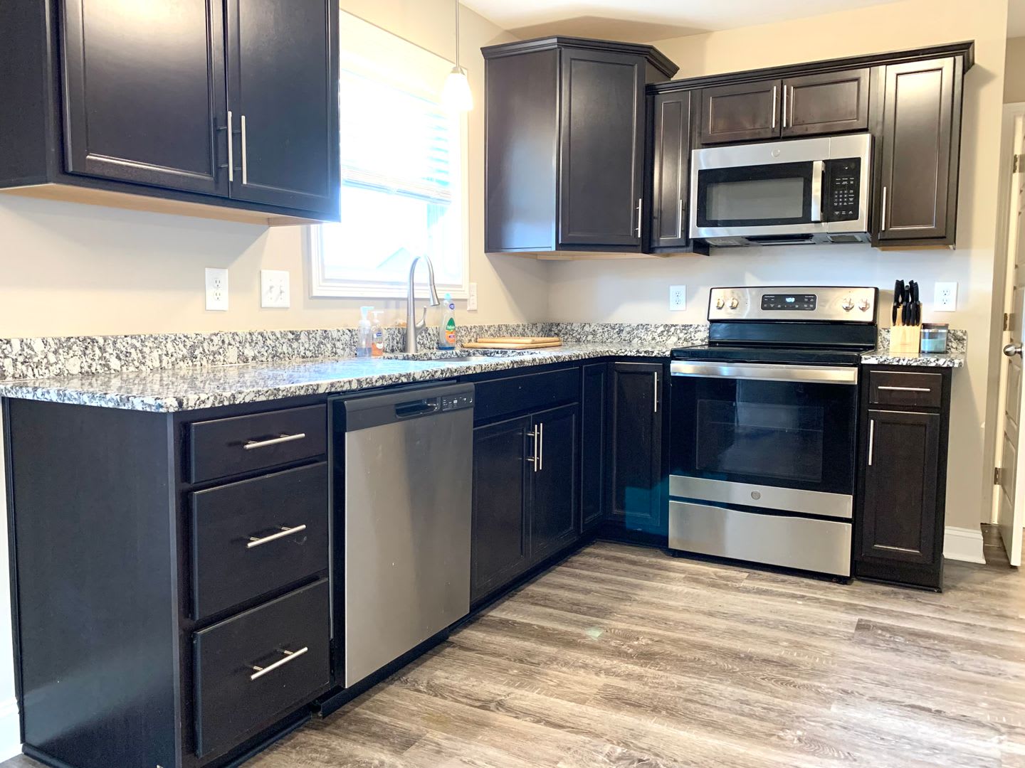 886 Lutz Ln – photo 5