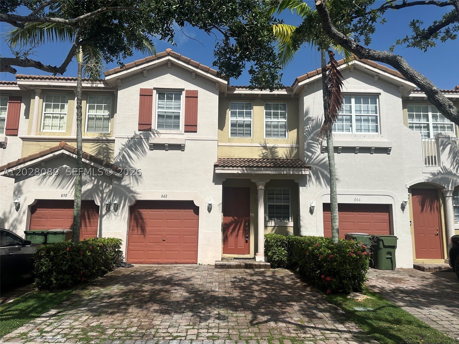 662 NE 21st Ter – photo 2