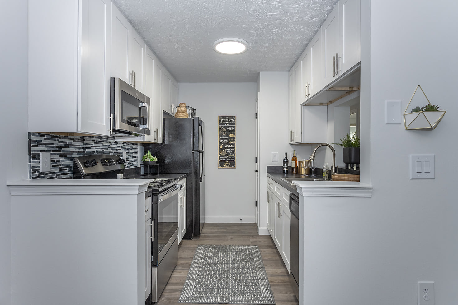 Galbraith Pointe Apartments and Townhomes – photo 3