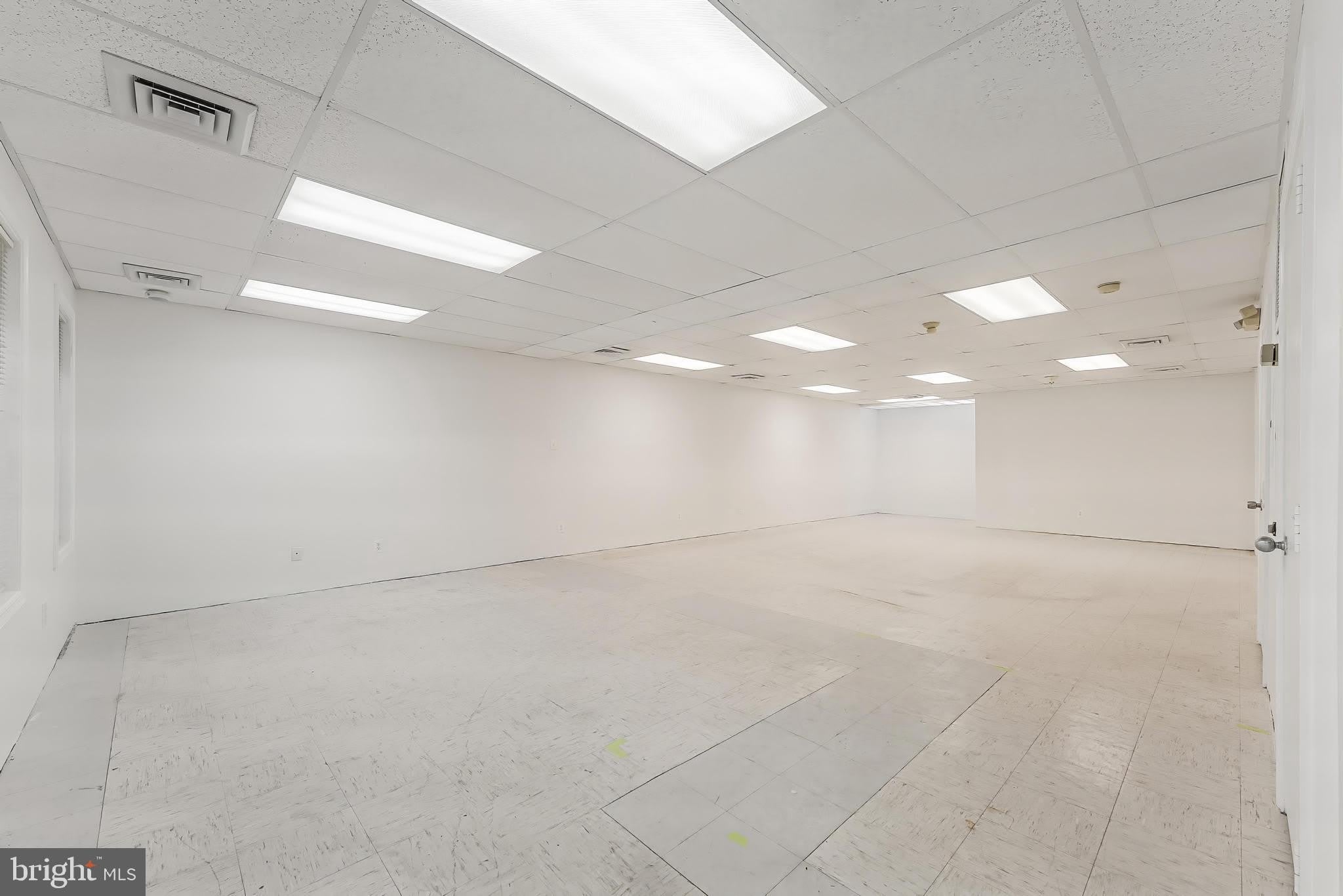 299 Herndon Parkway – photo 2