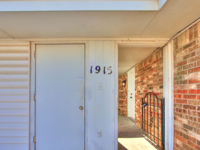 1915 North Moulton Court – photo 2