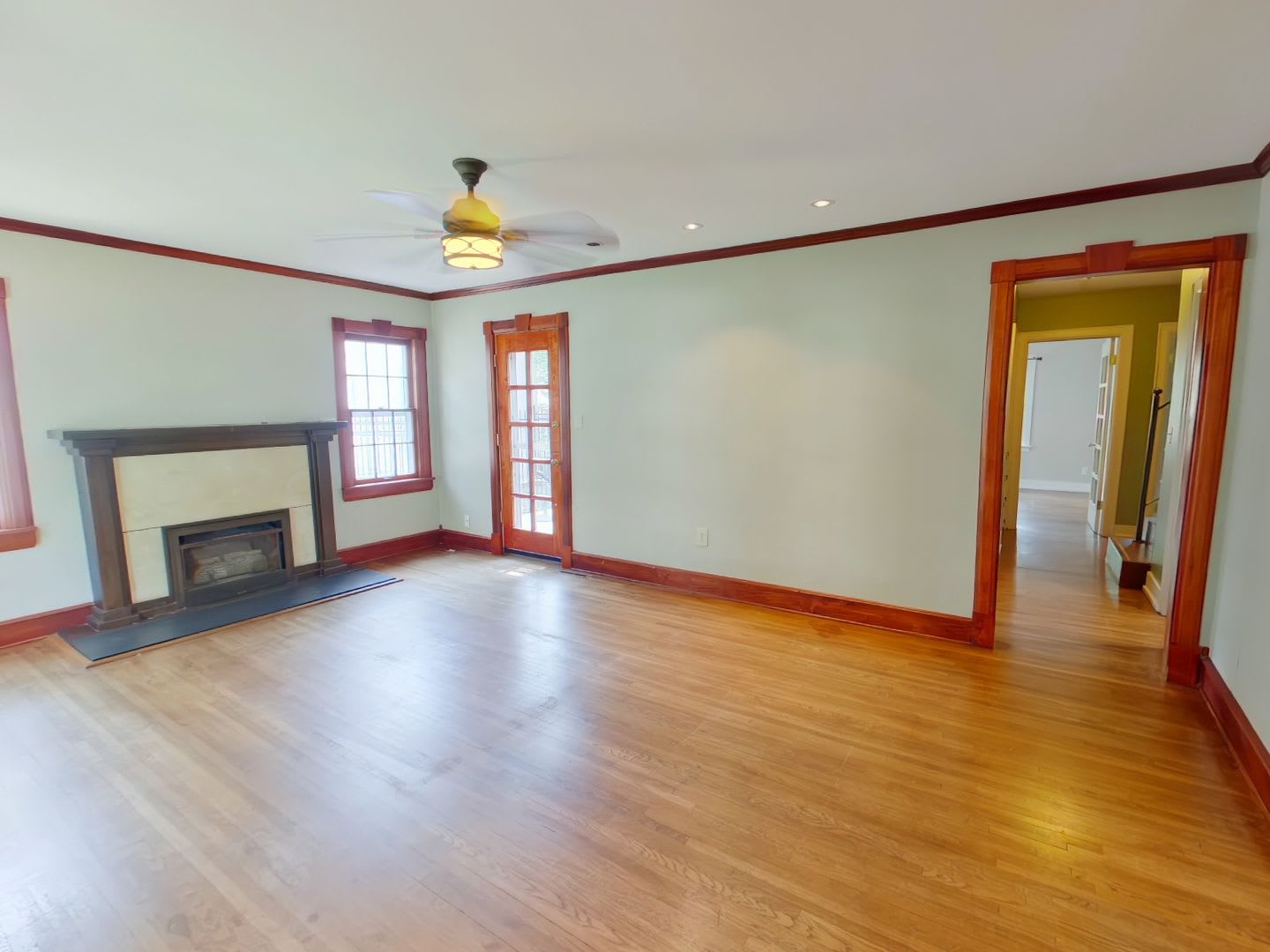 3431 E Pine St – photo 2