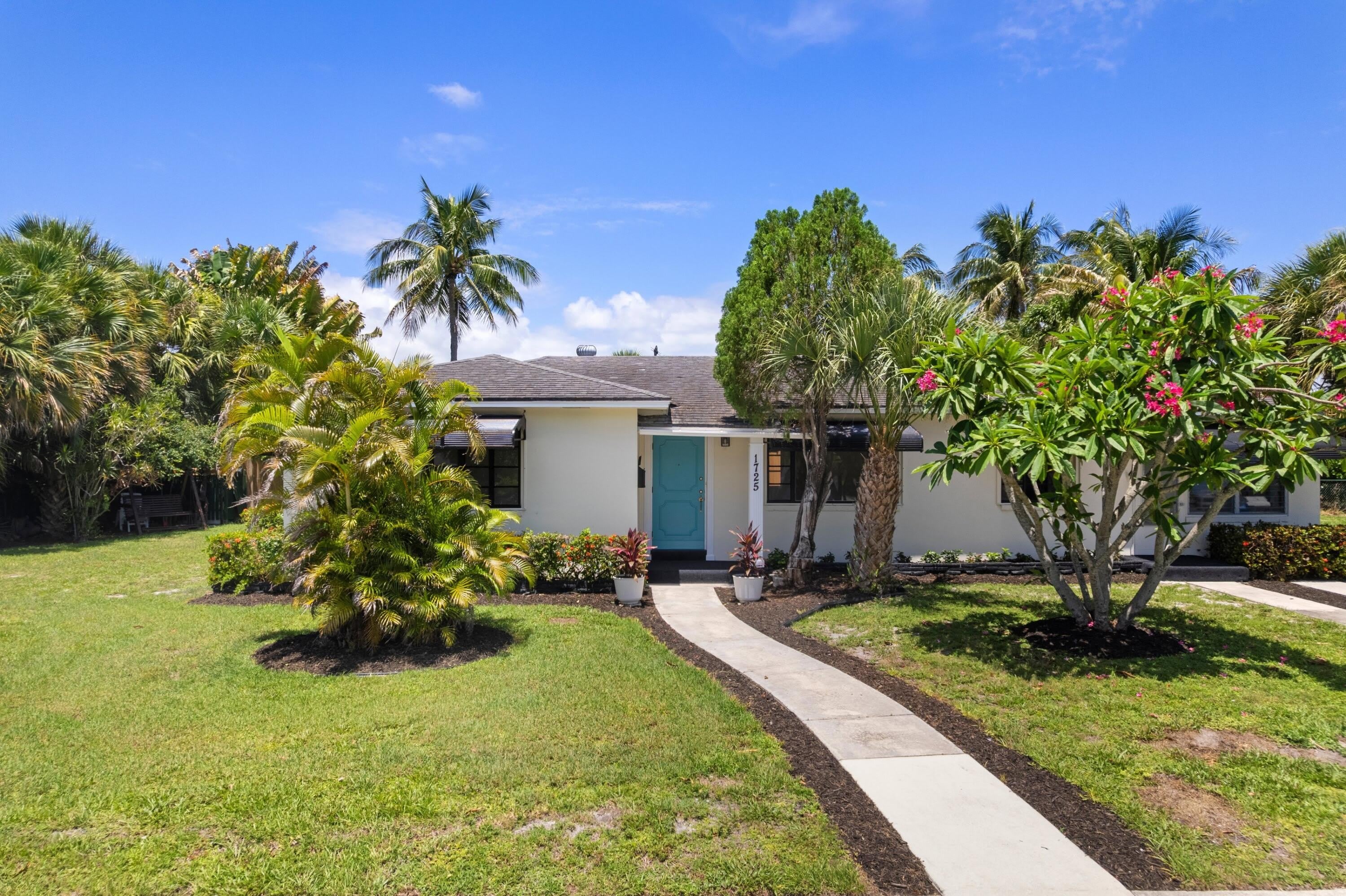 1725 N Lakeside Drive – photo 2