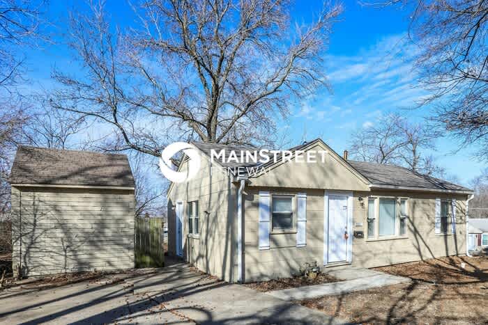10000 Drury Avenue – photo 2