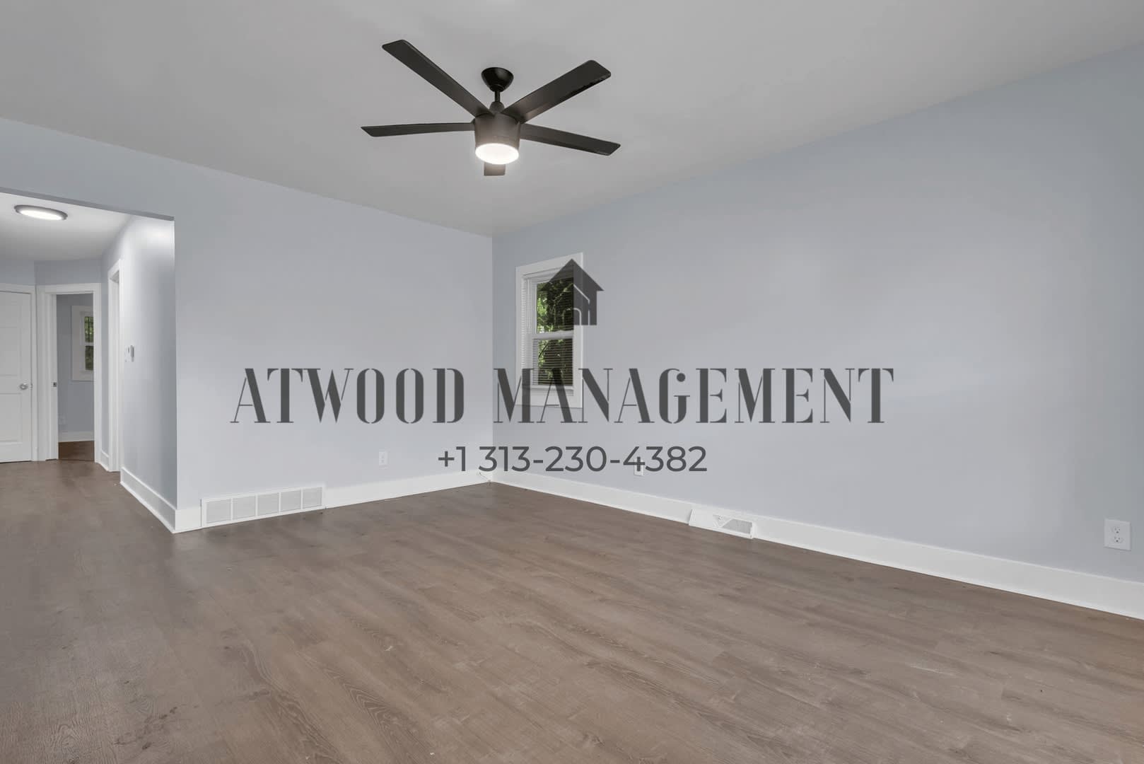 This beautifully updated 3-bedroom, 2-bath single-family home is ready for move-in! – photo 3