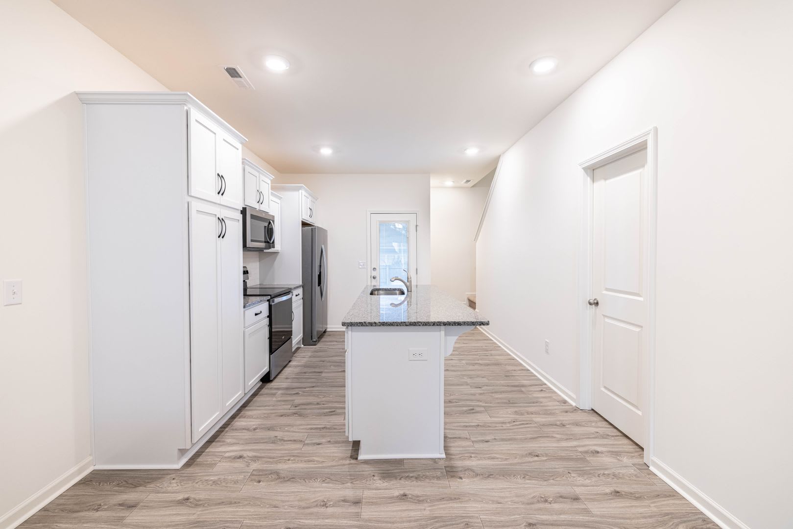 2 Bedroom Townhome Main Street Pineville – photo 5