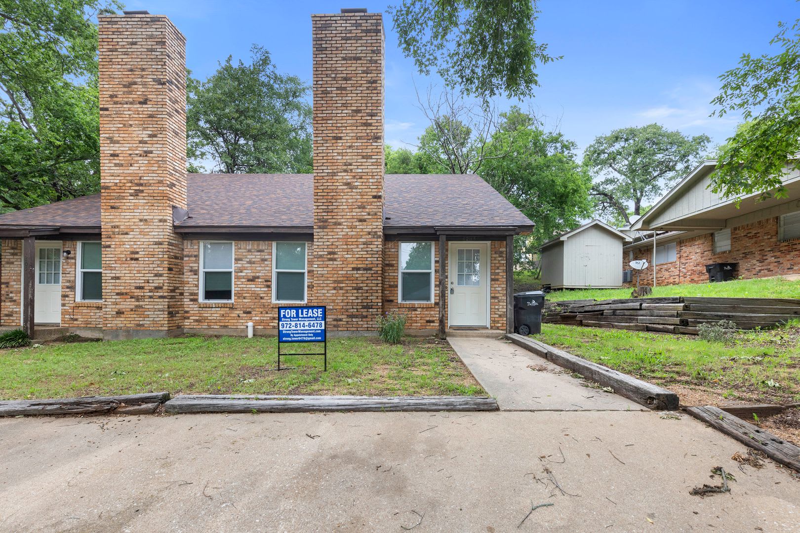 Welcome home to this charming 1-bedroom, 1.5-bath duplex nestled in a quiet neighborhood in Denison. – photo 3