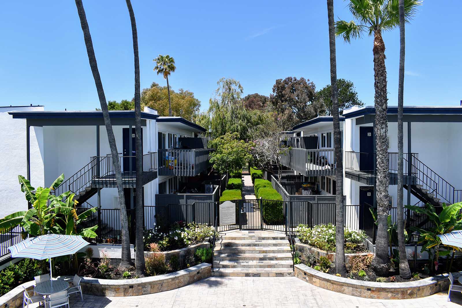 21023 Amie Ave – photo 3
