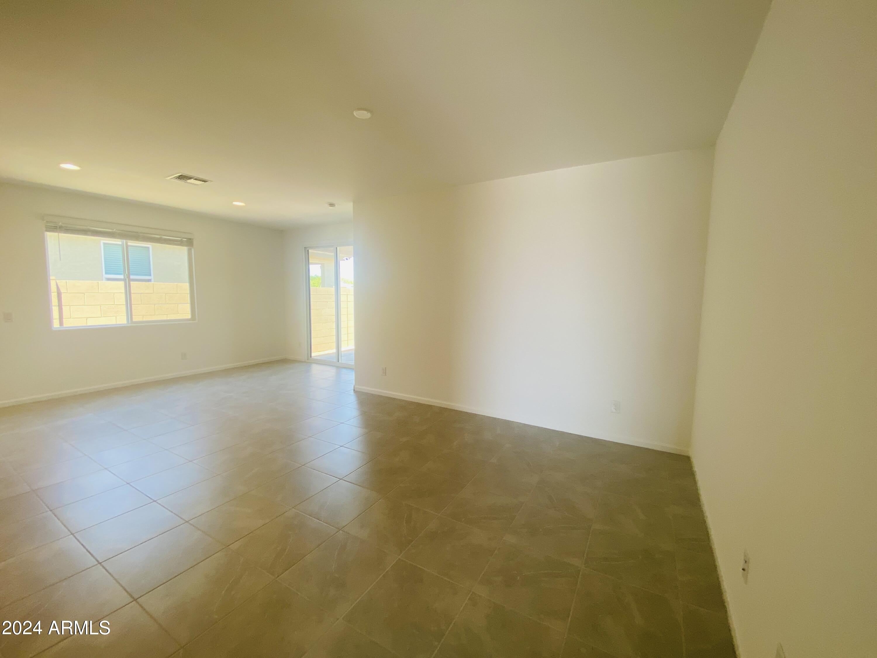 5531 S 23RD Drive – photo 5