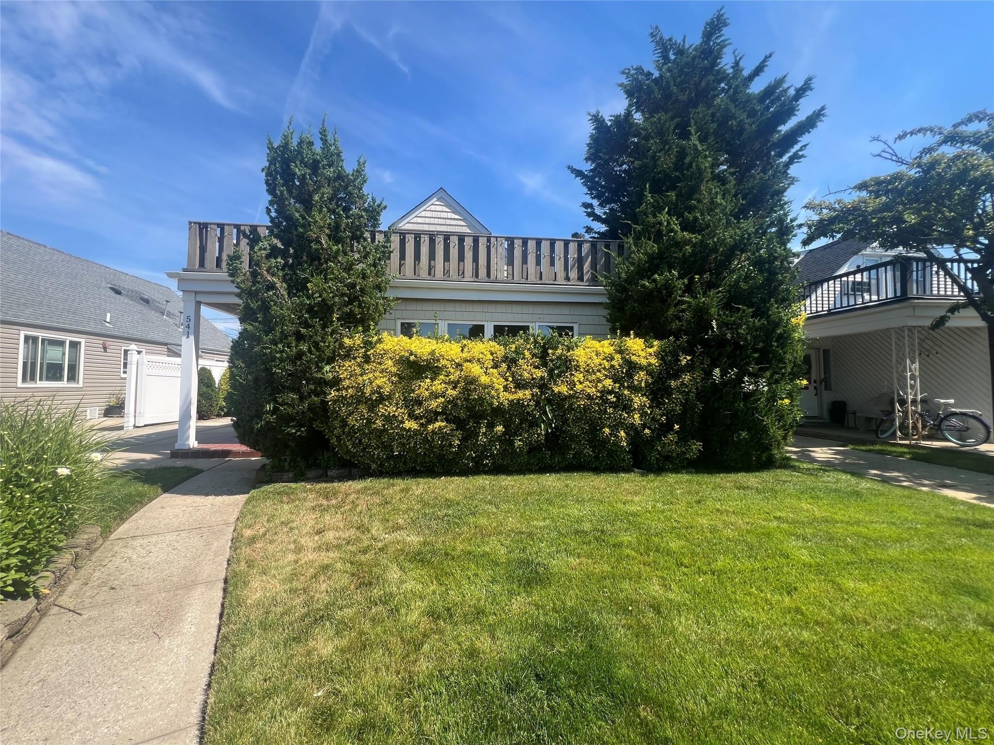 541 E Park Avenue – photo 1