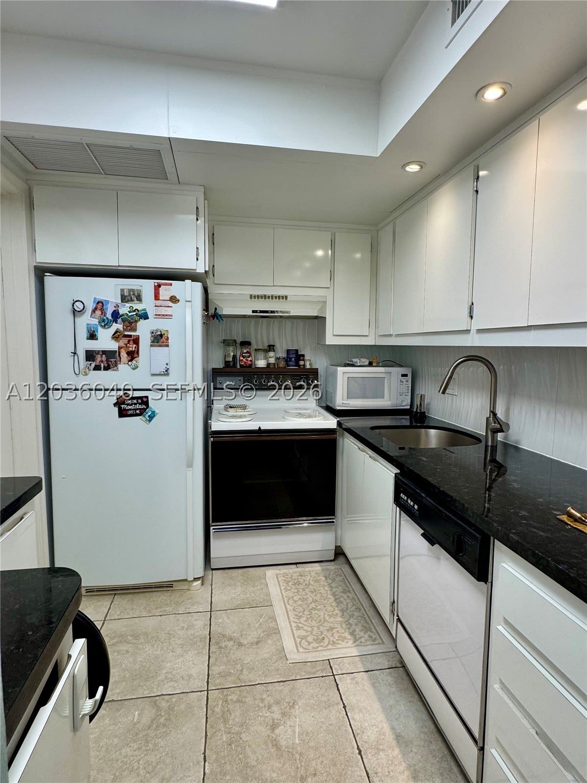 2940 NE 203rd St – photo 1