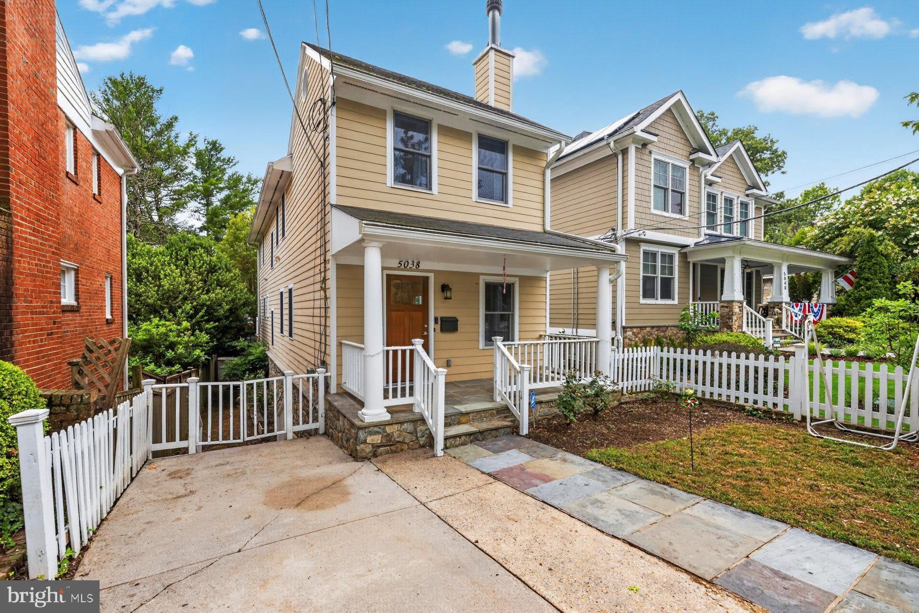 5038 SHERIER Place NW – photo 2