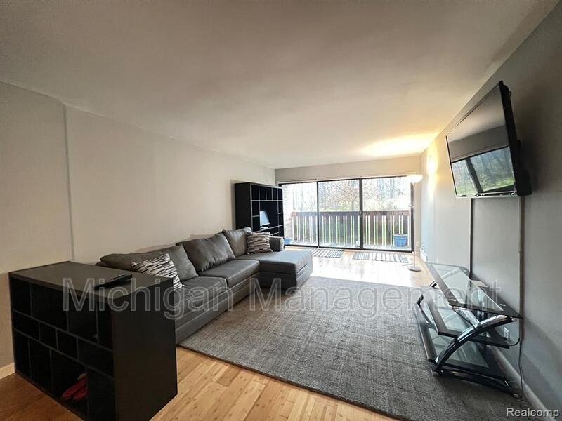 2152 Pauline Blvd – photo 4