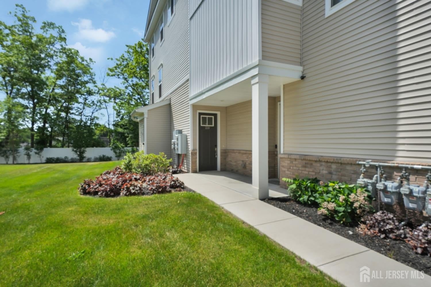 228 Park Lane – photo 2