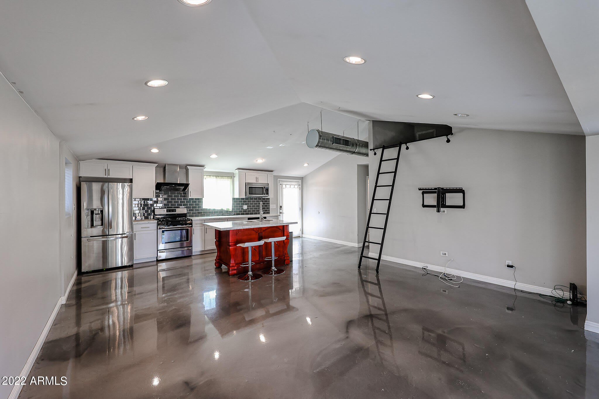 1034 E ELM Street – photo 5
