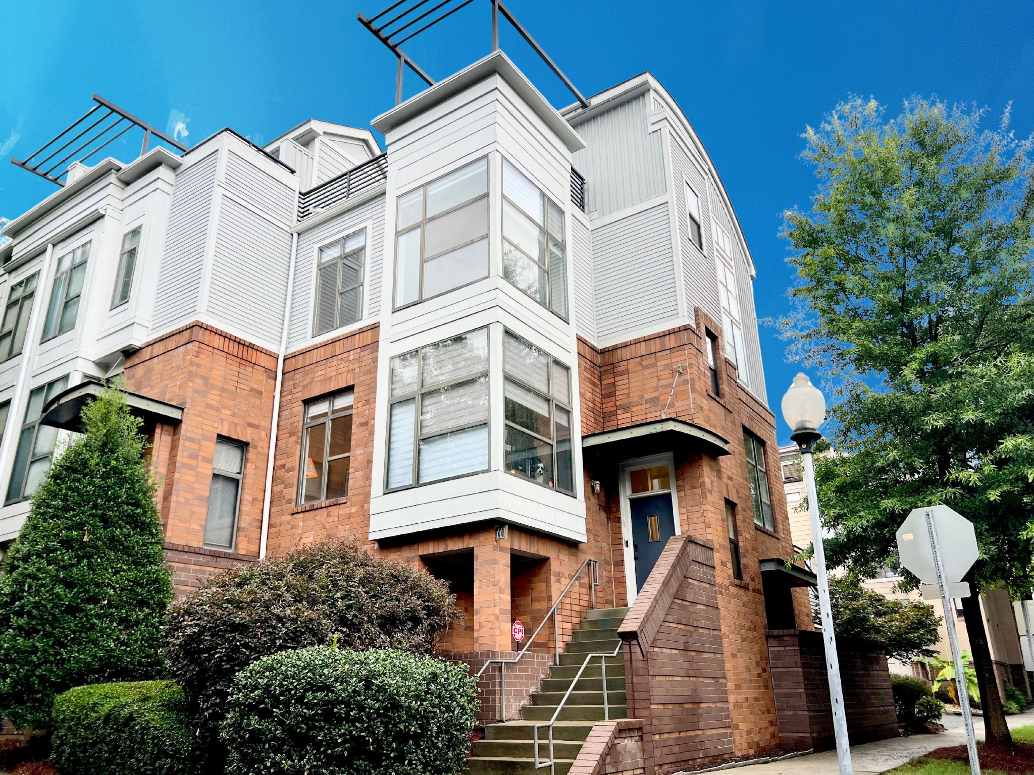 663 East 10Th Street 1 – photo 1