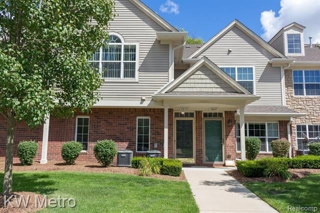 49144 W WOODS Drive – photo 1